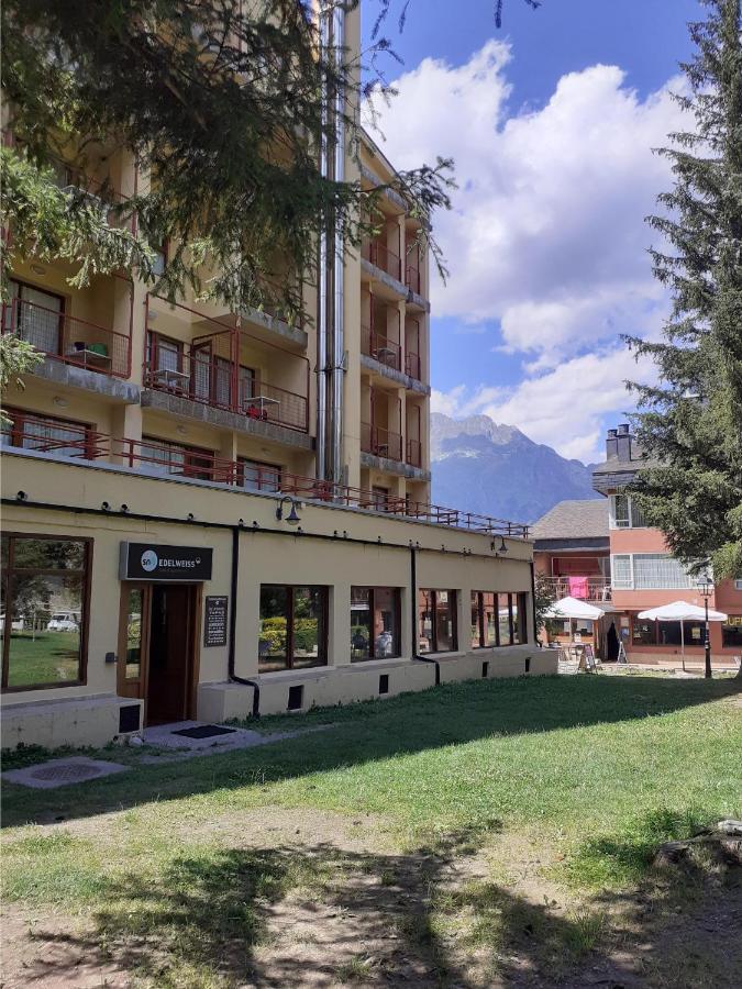 Hotel Sno Edelweiss セルレル エクステリア 写真