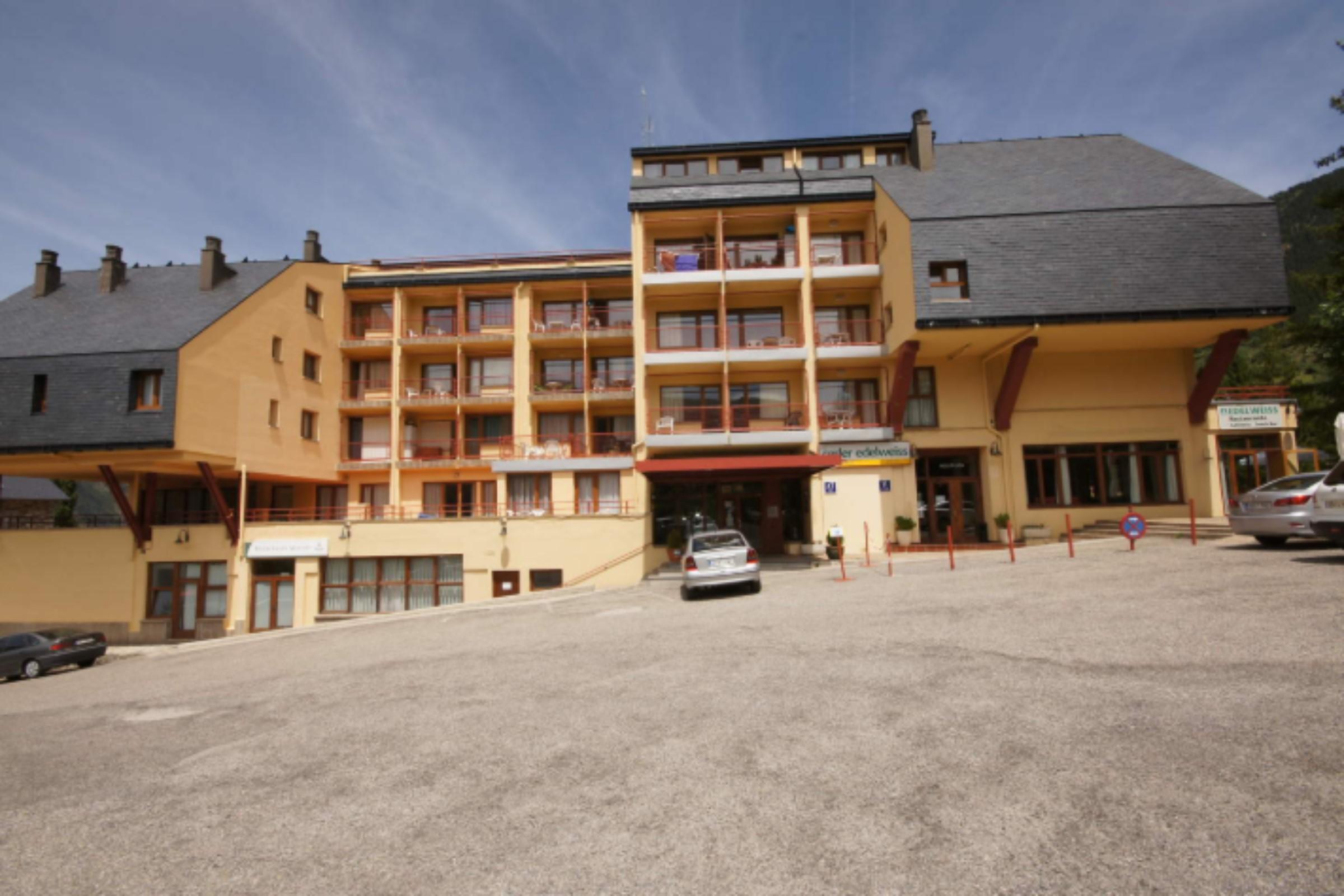 Hotel Sno Edelweiss セルレル エクステリア 写真